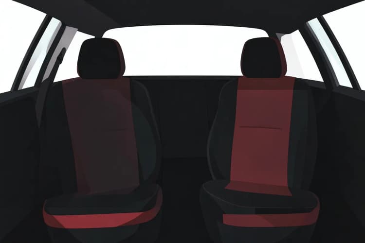 Vista interna de um carro com bancos de couro pretos protegidos por capas, plano geral, luz ambiente de dia
