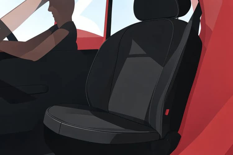 Banco de carro com capa de couro preta, com um motorista ao fundo em um dia ensolarado.